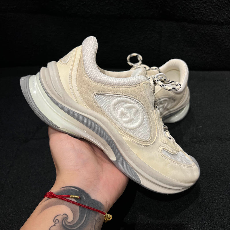 Gucci Run Comfortable Lace-Up Sneakers for Men 0079