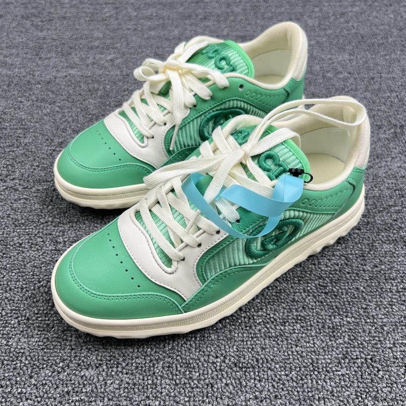 Gucci Low-Top Lace-Up Sneakers in Green 0079