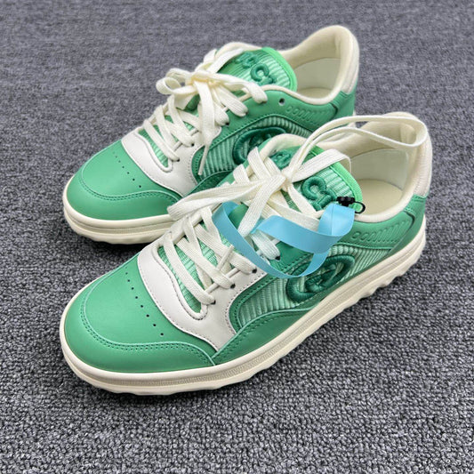 Gucci Low-Top Lace-Up Sneakers in Green 0079