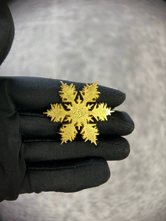 Chanel Gold Snowflake Brooch-yf