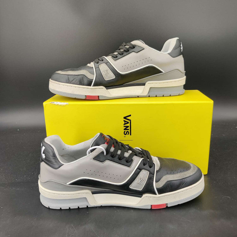 Louis Vuitton Low Top Fashion Sneakers 0079