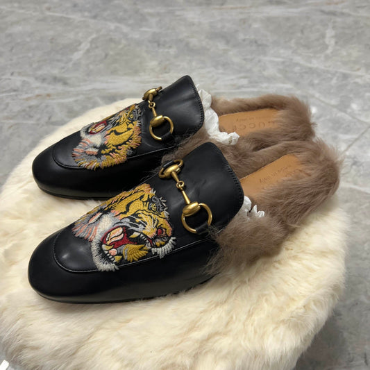 Gucci Stylish Casual Black Slipper with Embroidery 0079