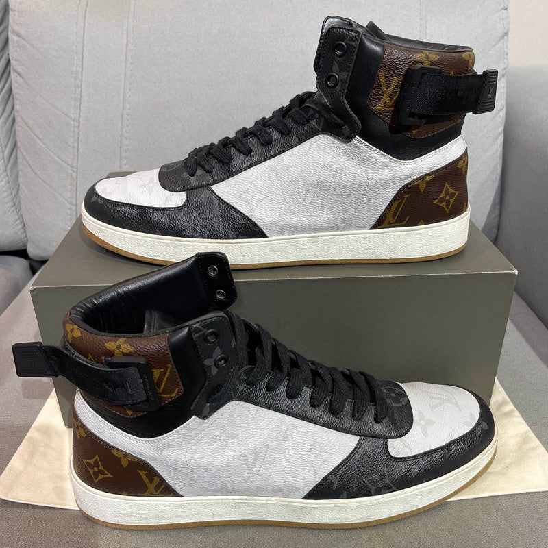 Louis Vuitton Rivoli Series Black and White Sneakers 0079