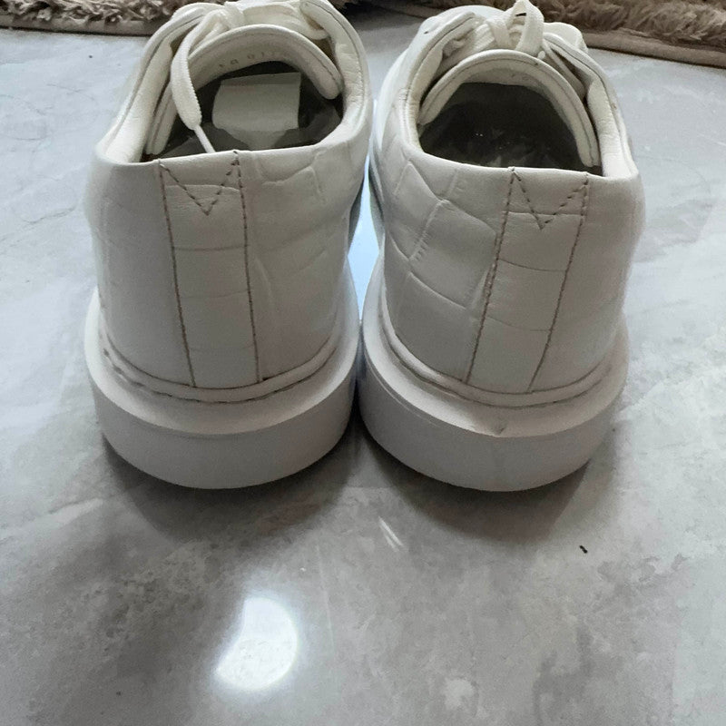 Louis Vuitton White Fashion Sneakers for Men 0079