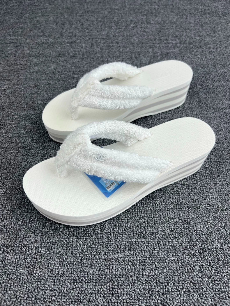 Chanel 25  Plush Flip Flops-yf