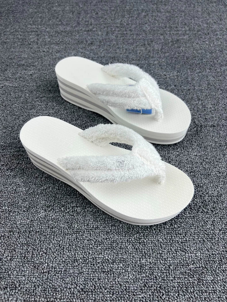 Chanel 25  Plush Flip Flops-yf