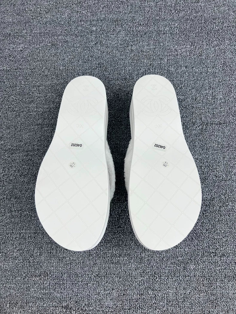 Chanel 25  Plush Flip Flops-yf