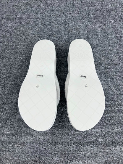 Chanel 25  Plush Flip Flops-yf