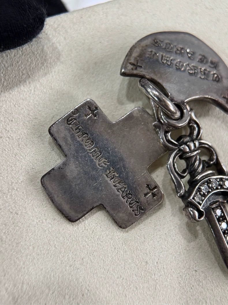 Chrome Hearts Three-Element White Diamond Pendant-yf