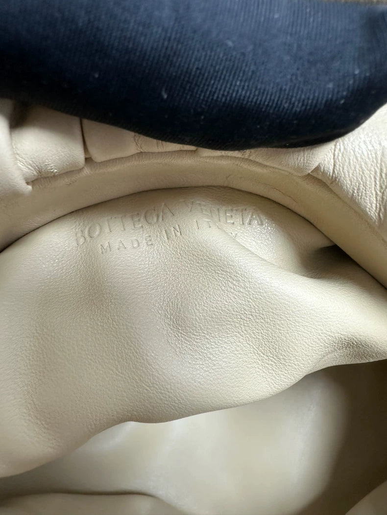 Bottega Veneta Pouch Cloud Bag 30cm