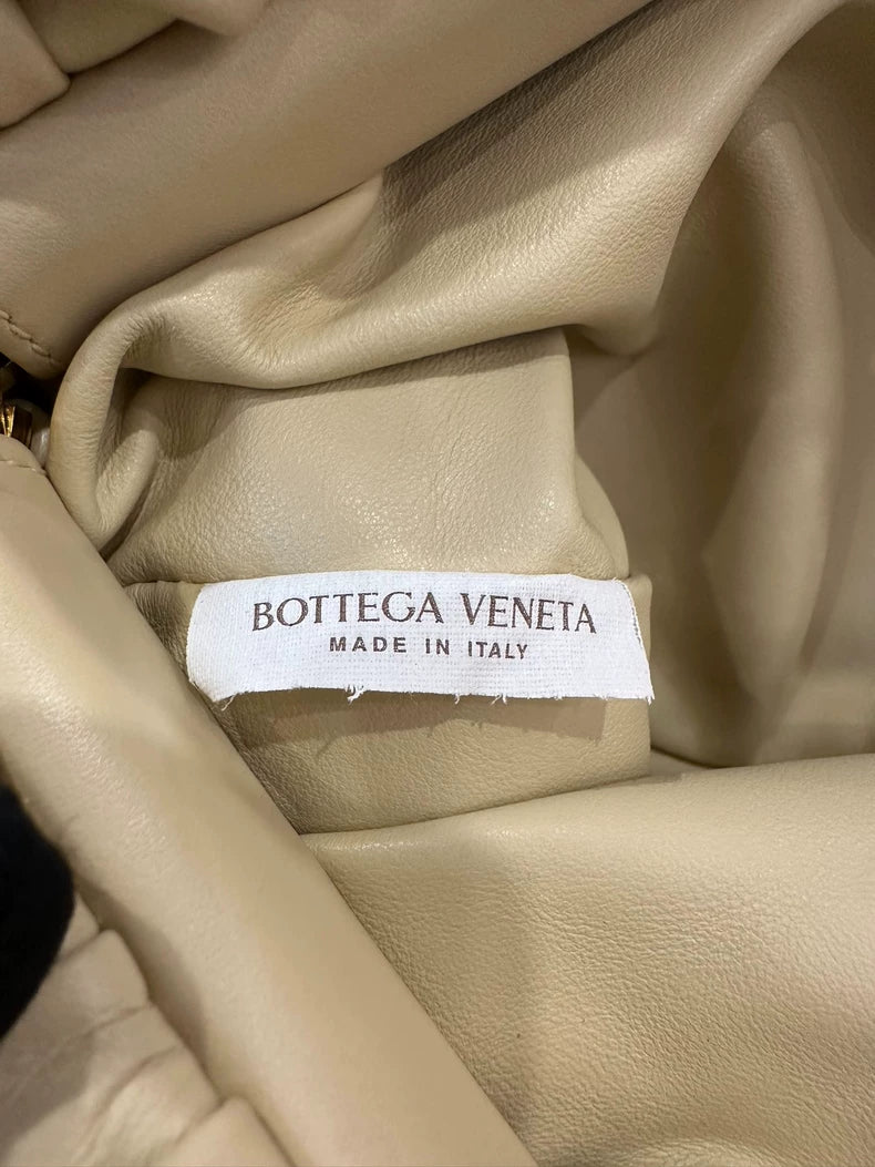 Bottega Veneta Pouch Cloud Bag 30cm