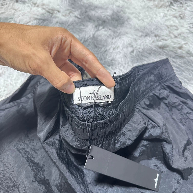 Stone Island Metal Nylon Logo Shorts Black-yf