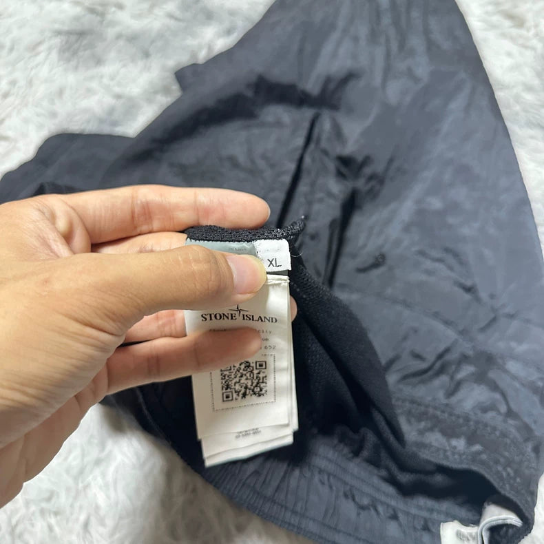 Stone Island Metal Nylon Logo Shorts Black-yf