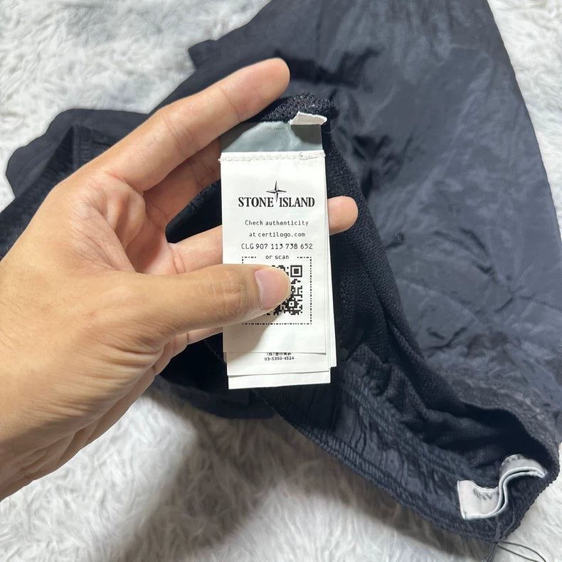 Stone Island Metal Nylon Logo Shorts Black-yf