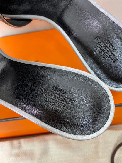 Hermes Slippers With Glittered Design