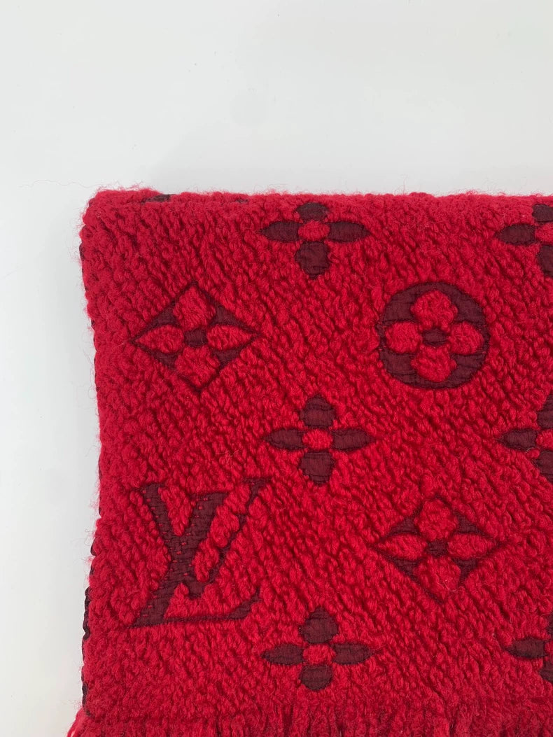Red Louis Vuitton Knitted Scarf