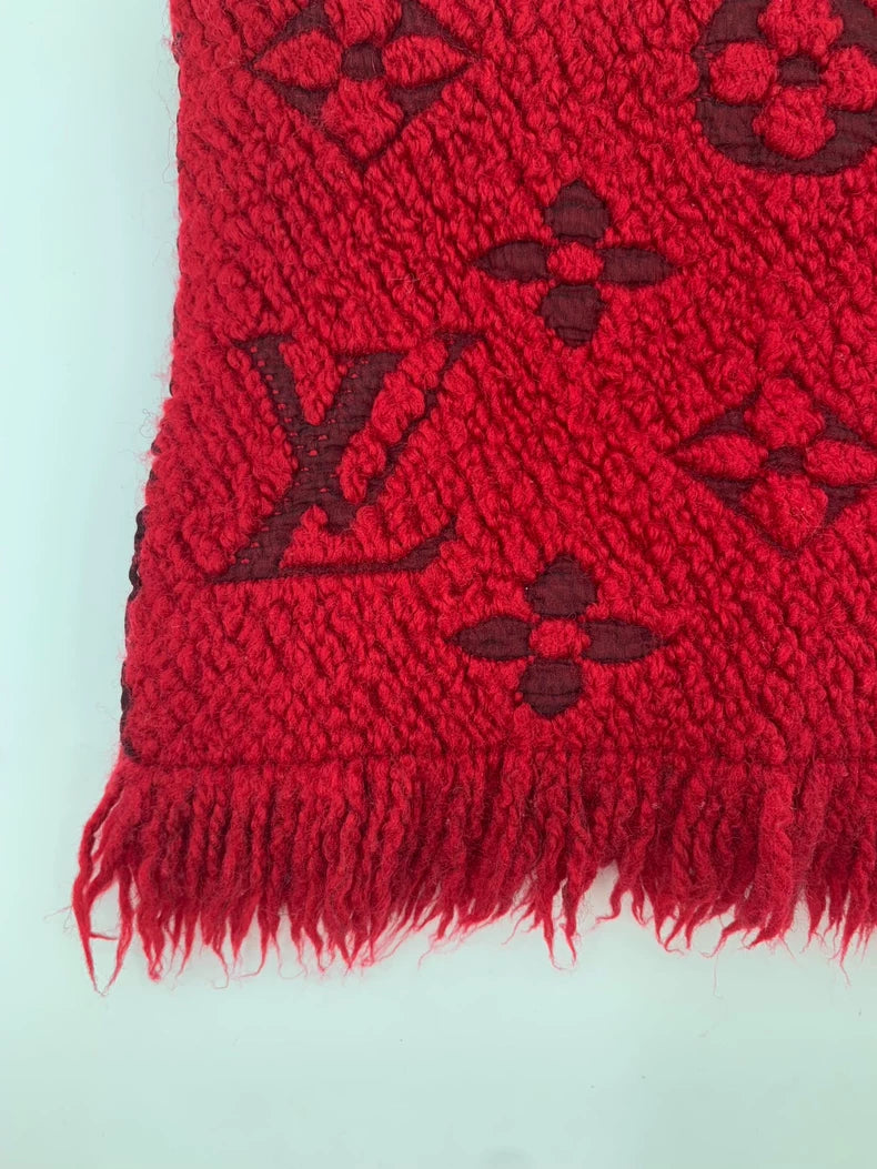 Red Louis Vuitton Knitted Scarf