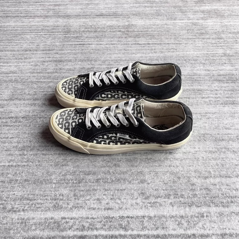 Vans CDG Era Sneakers in Black and White-zp