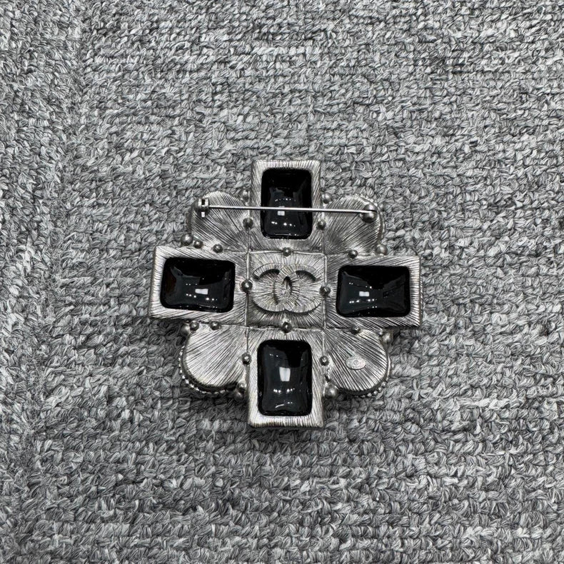 Chanel Black Silver Brooch-zp