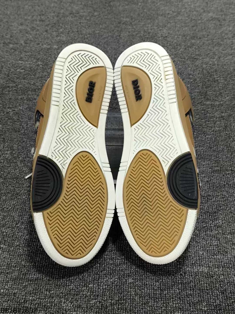 Dior Sneaker in Excellent Condition