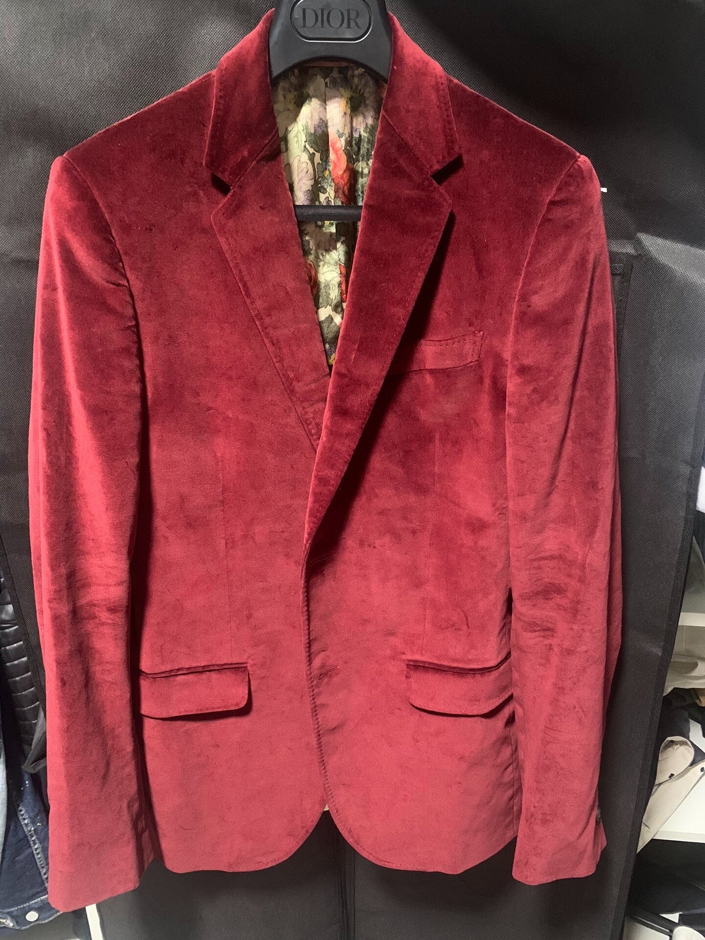 gucci red velvet suit size 46