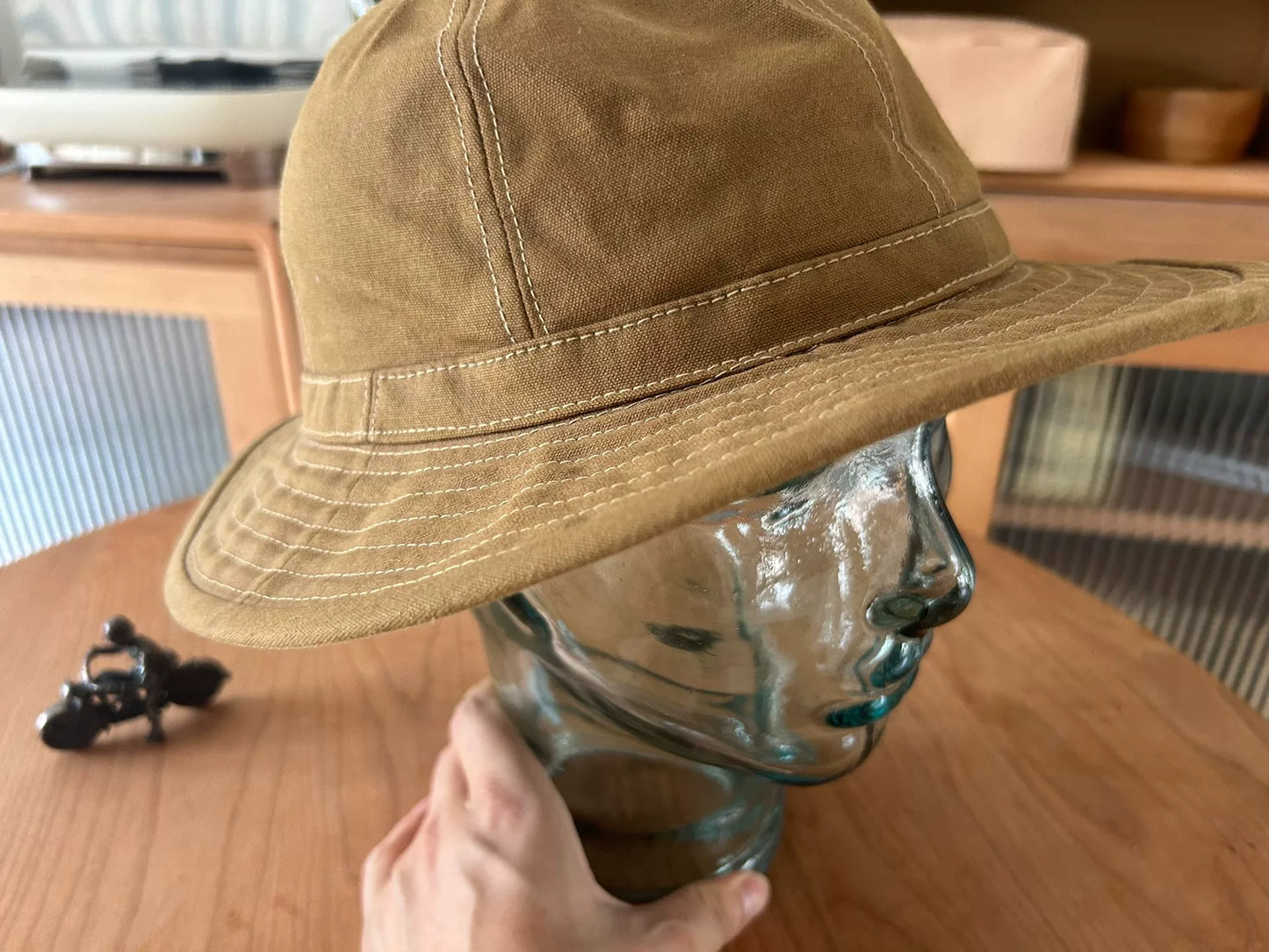 brown outdoor wide-brimmed hunting hat