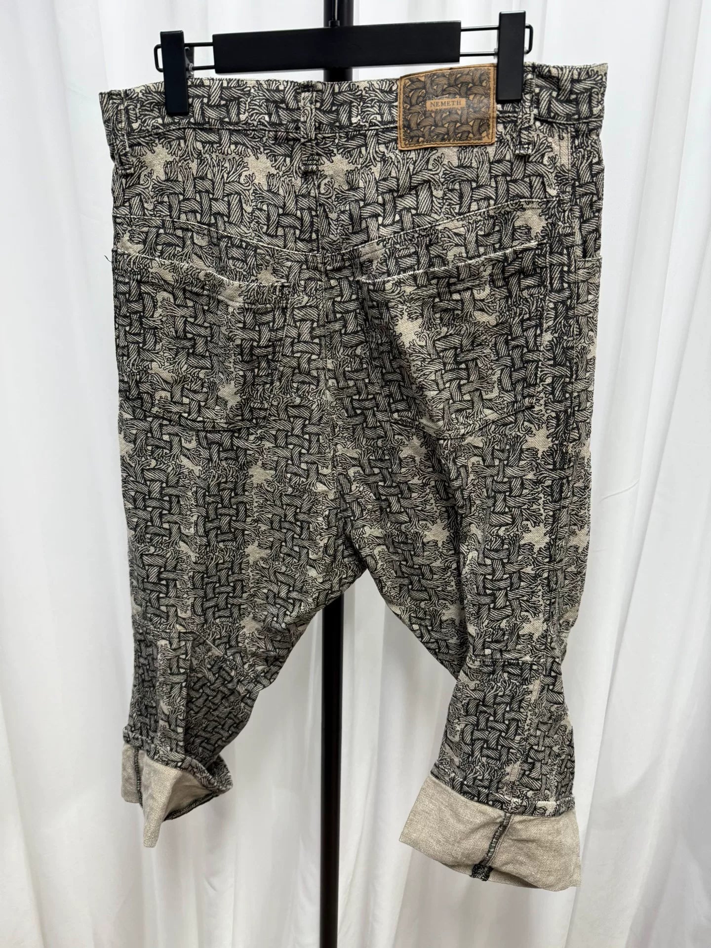 unique patterned cropped denim pants