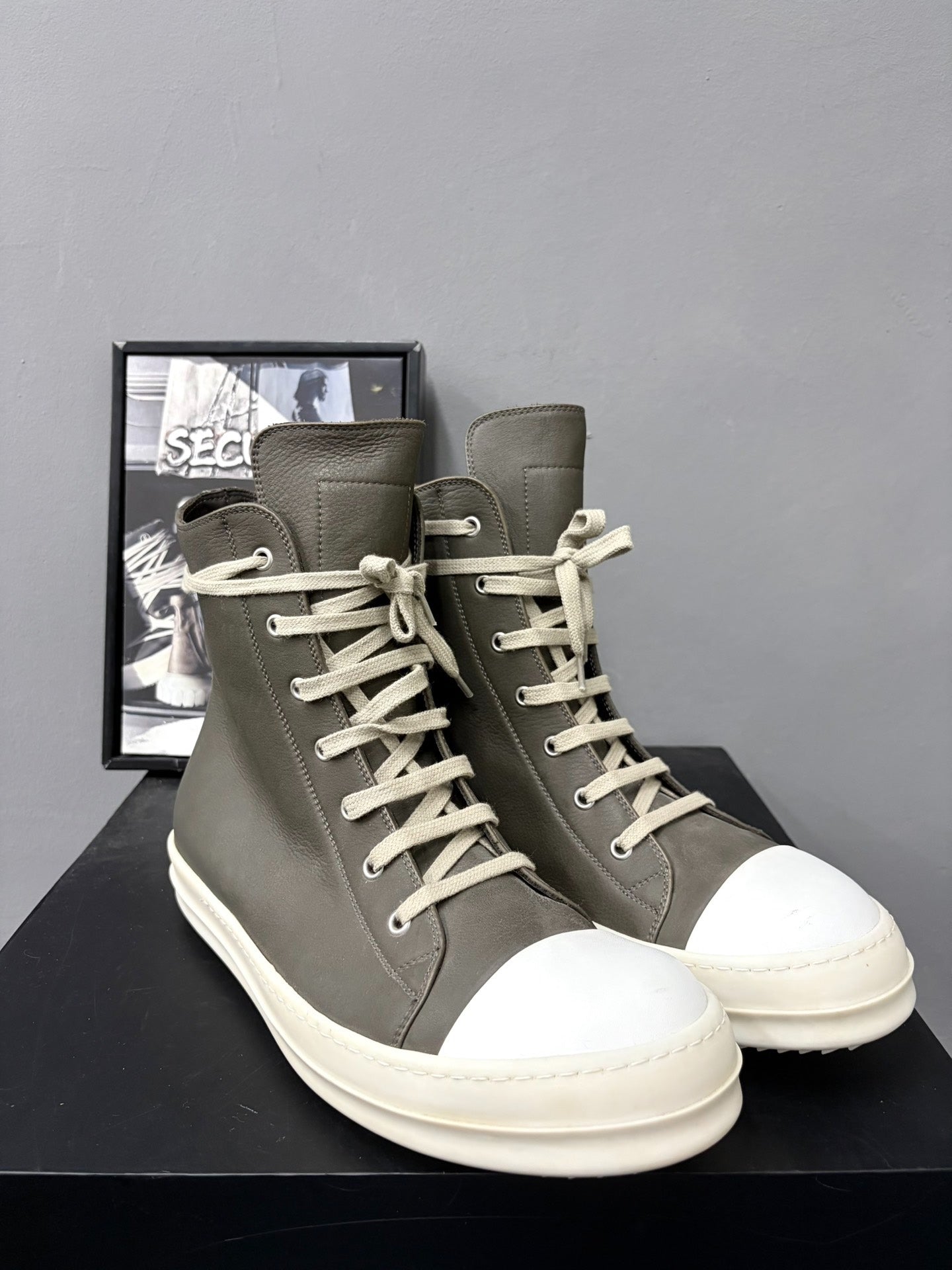Rick Owens Gray-Brown Leather High-Top 44