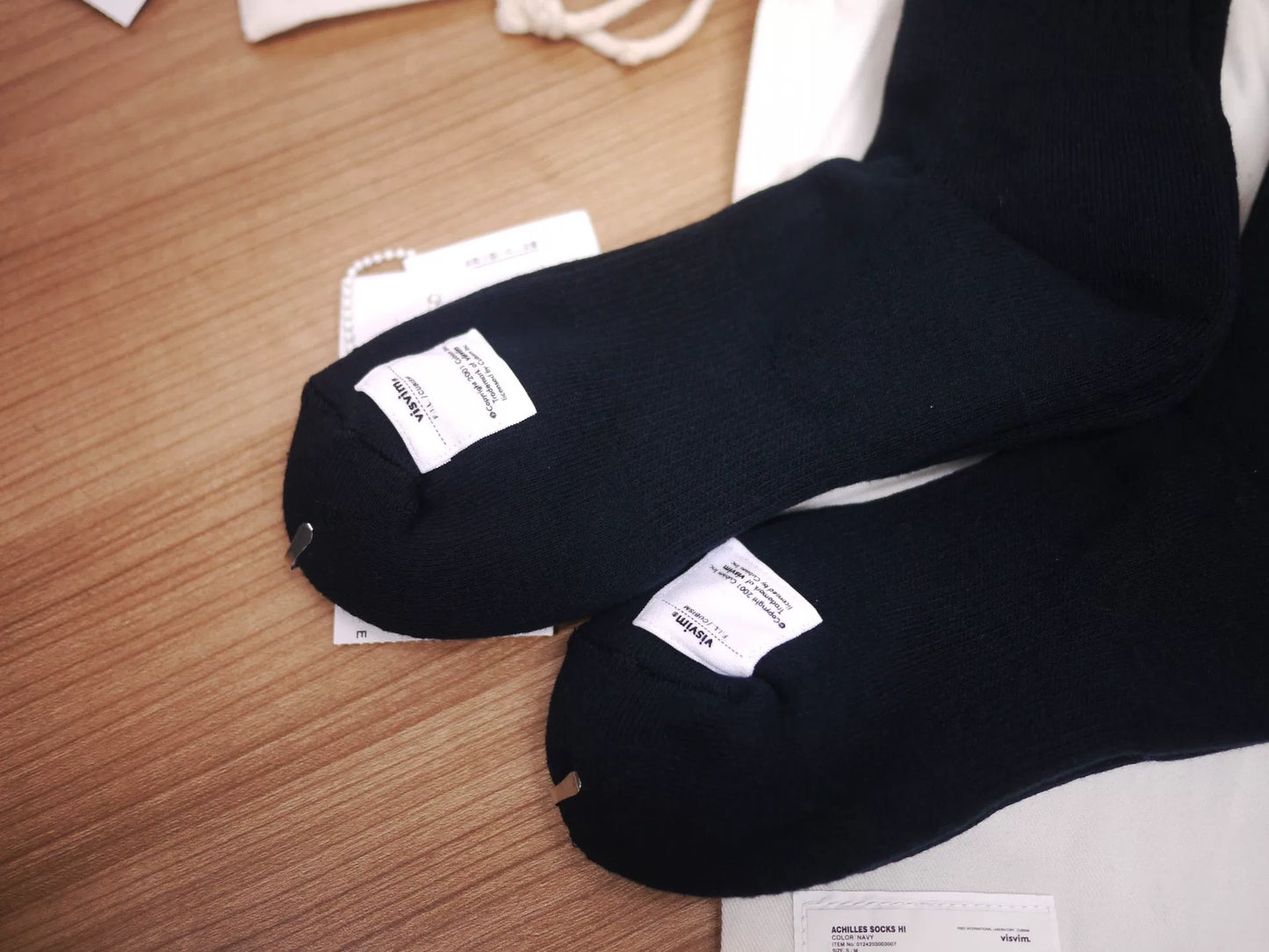 visvim achilles socks in navy and white