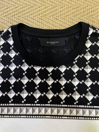 Givenchy Short Sleeve T-Shirt Size L
