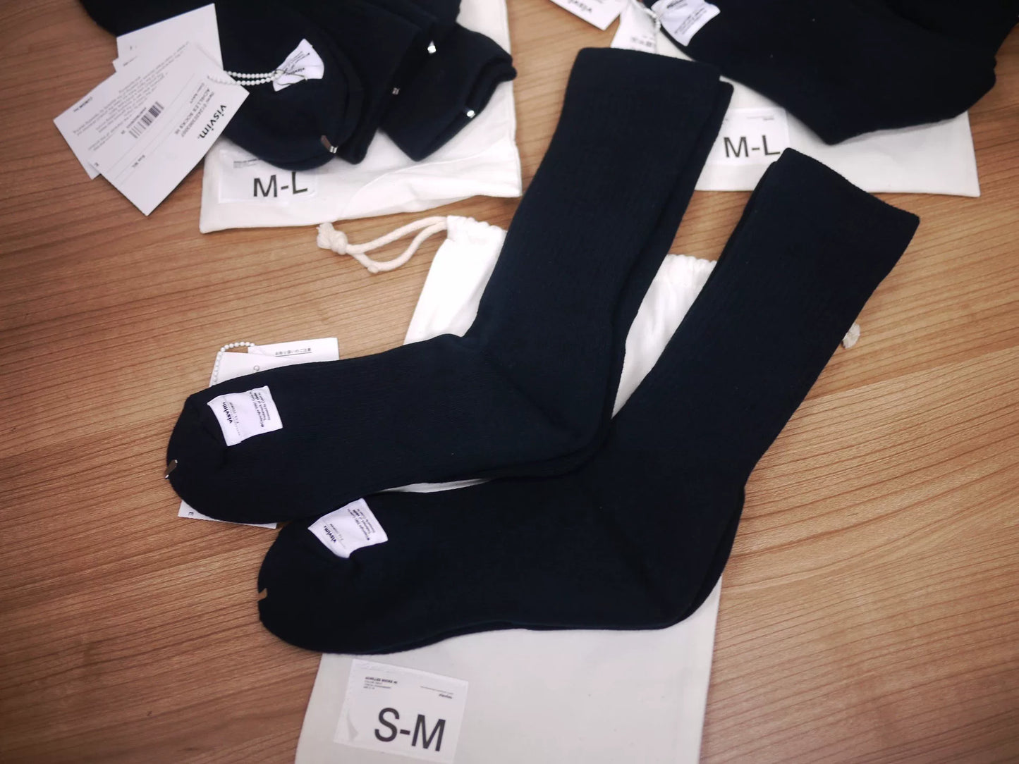 visvim achilles socks in navy and white