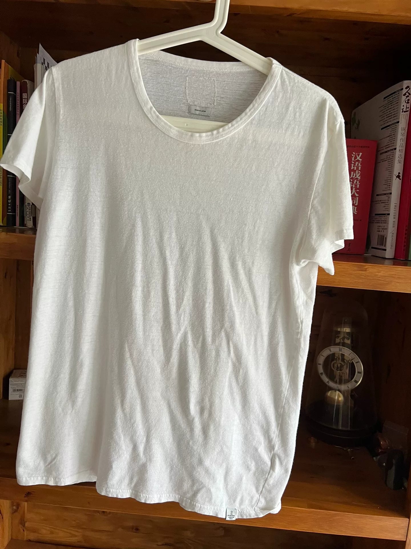 white cotton short sleeve t-shirt