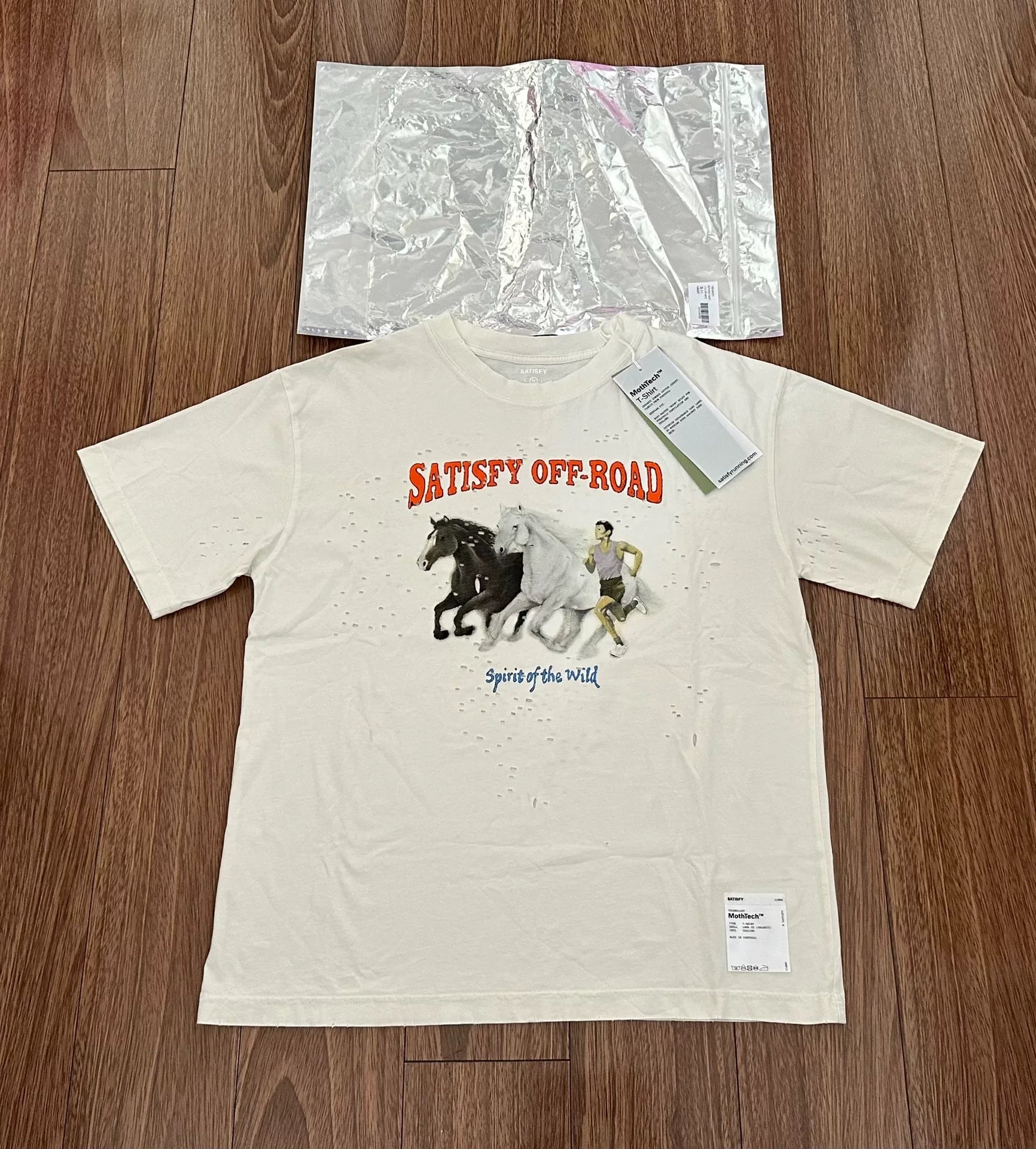 satisfy running mothtech short sleeve t-shirt