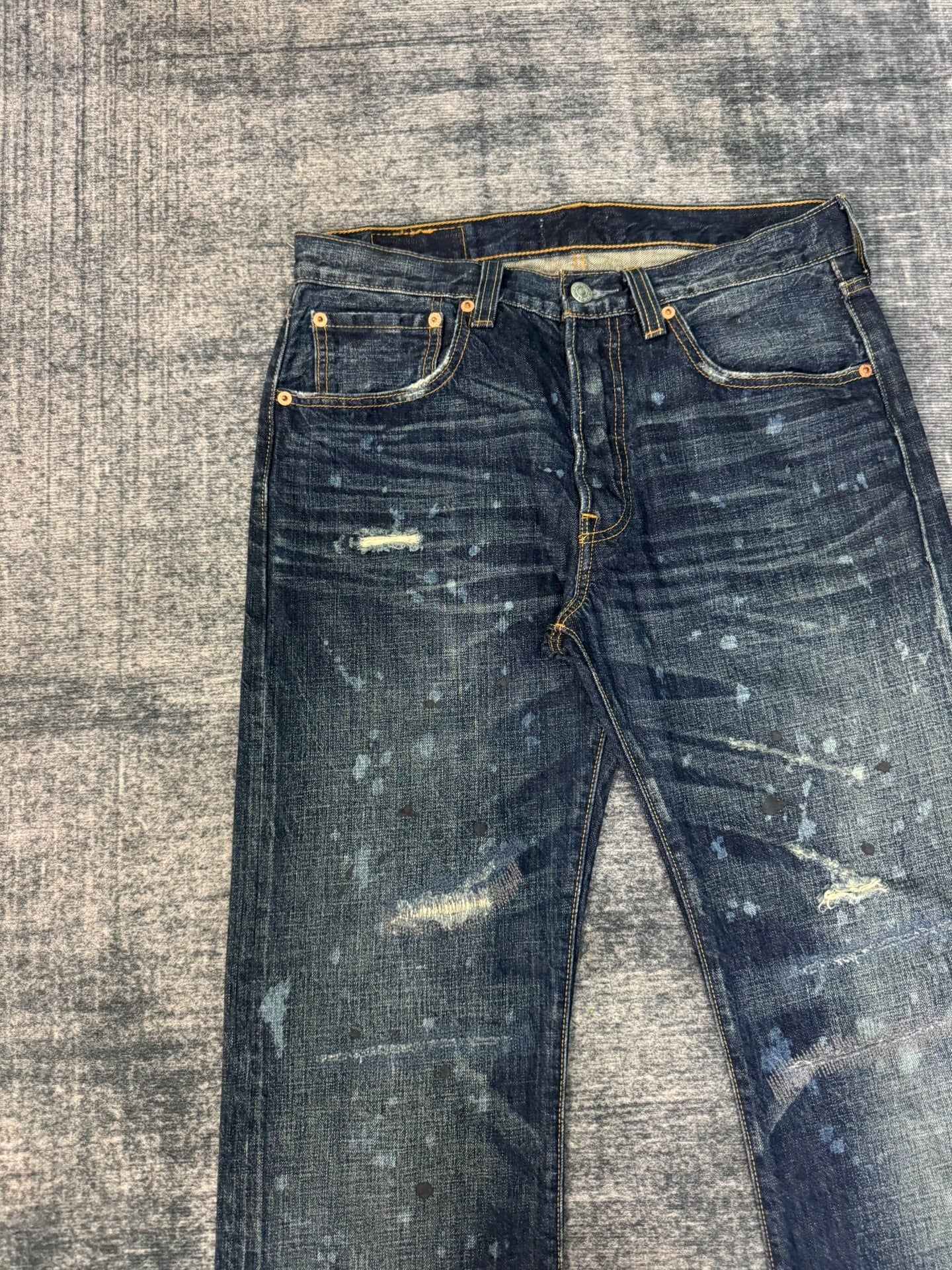 Vintage Levi's 501 00s Jeans