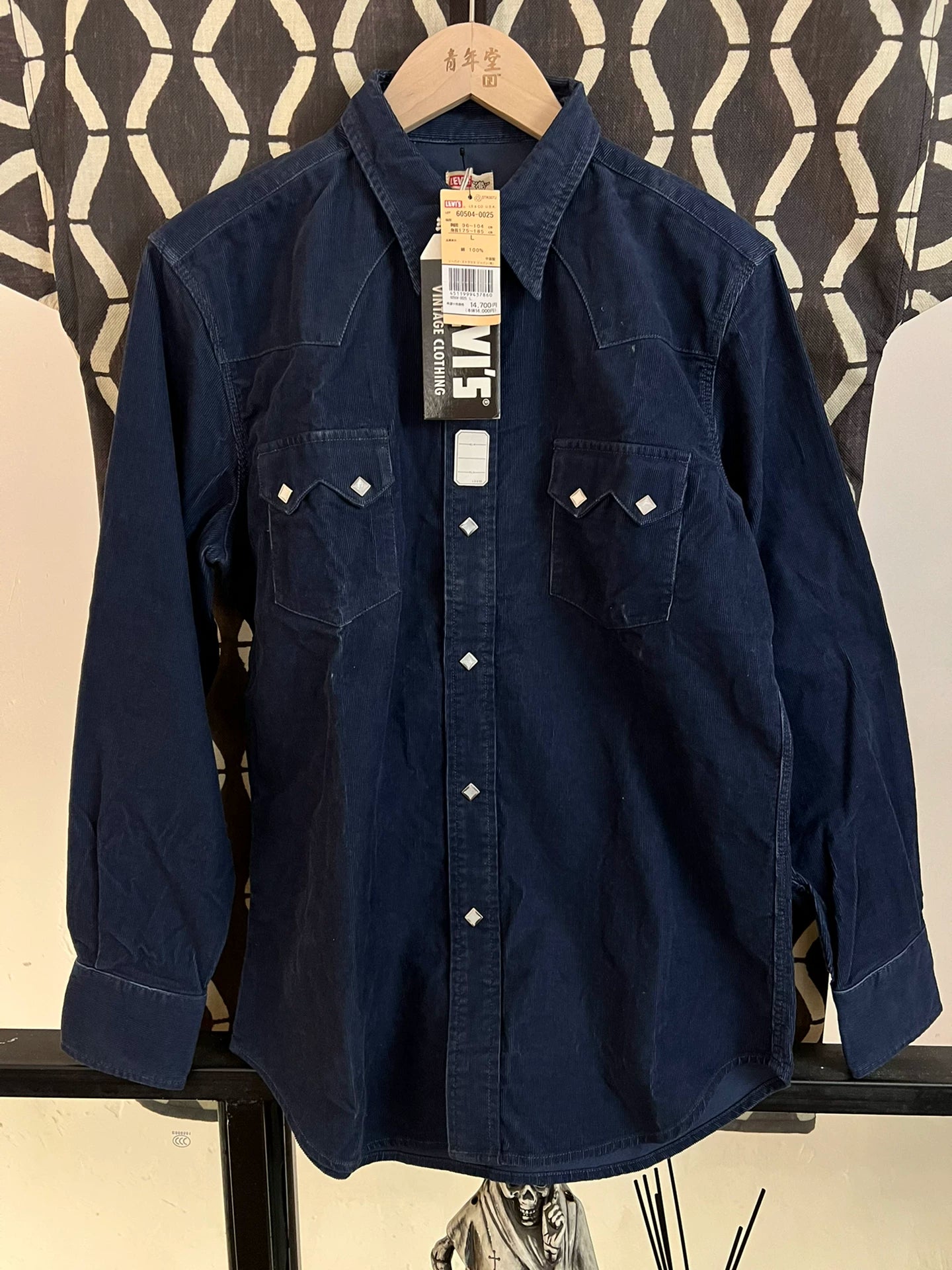 levi's lvc corduroy shirt in navy and wine