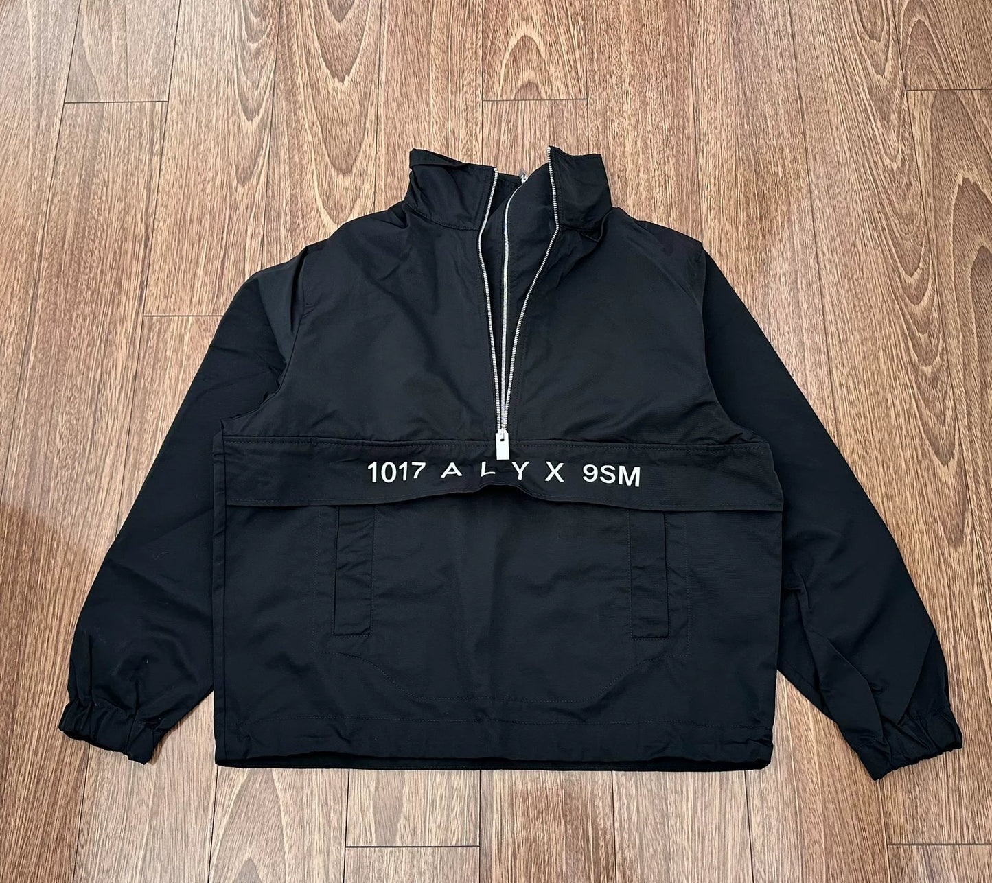 black short zip collar jacket