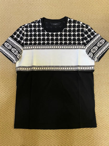 Givenchy Short Sleeve T-Shirt Size L