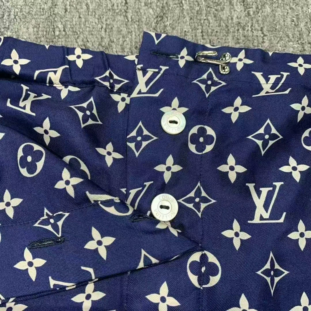 Louis Vuitton Blue Printed Shorts Size 36