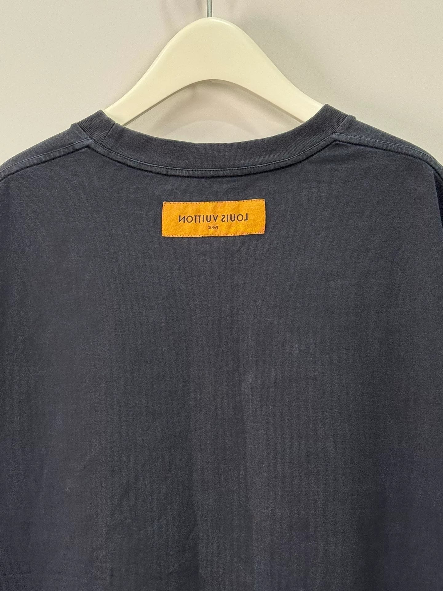 louis vuitton embossed logo black t-shirt xl