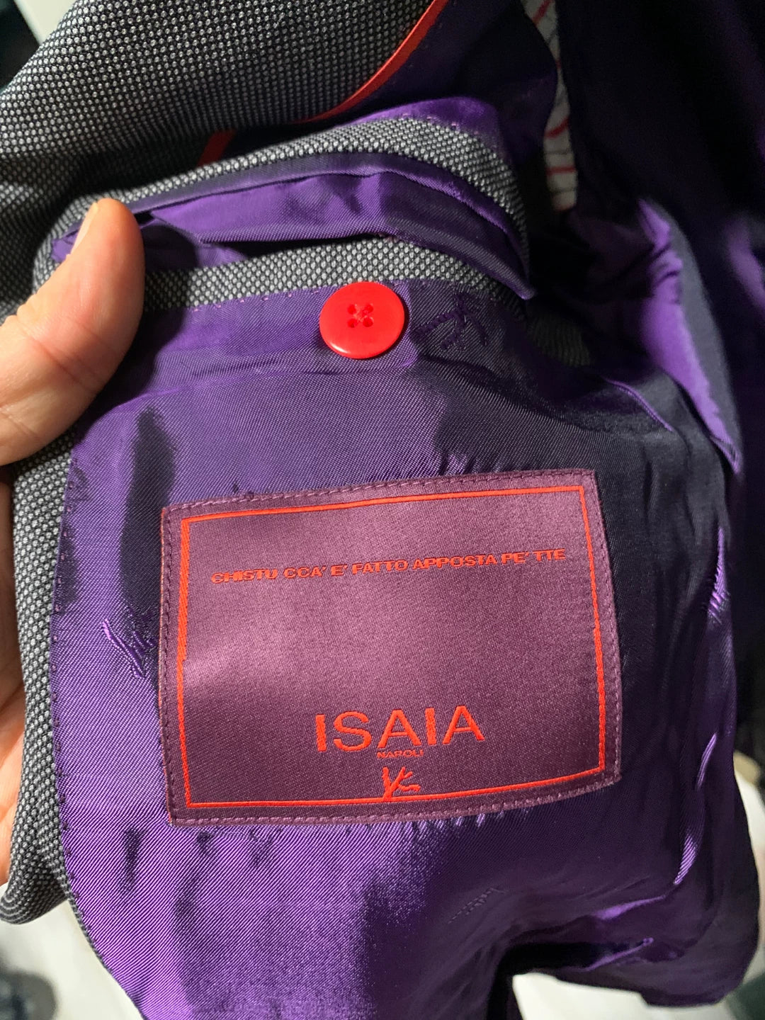 stylish gray tailored single-breasted blazer