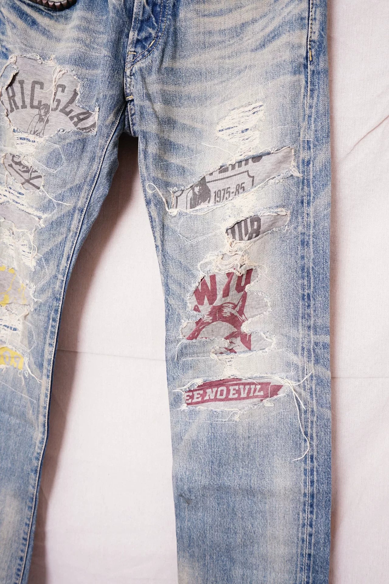 Hysteric Glamour Distressed Graffiti Jeans