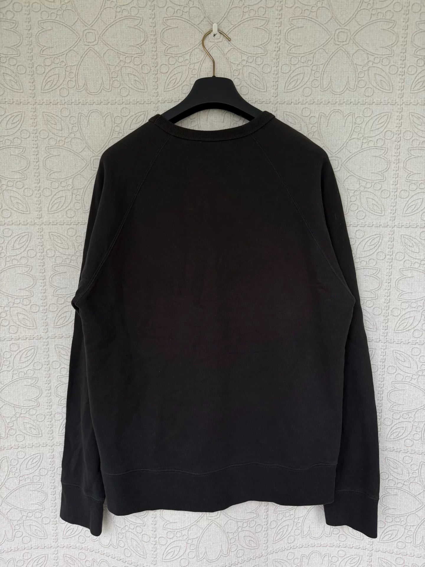gucci embroidered black sweatshirt size medium