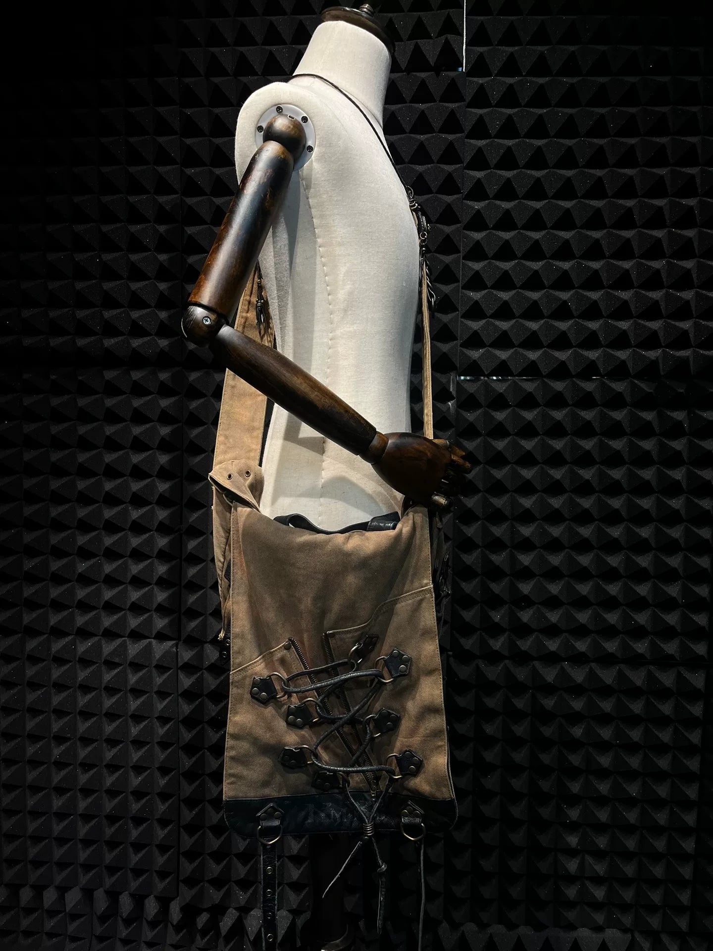 kmrii super heavy-duty crossbody bag