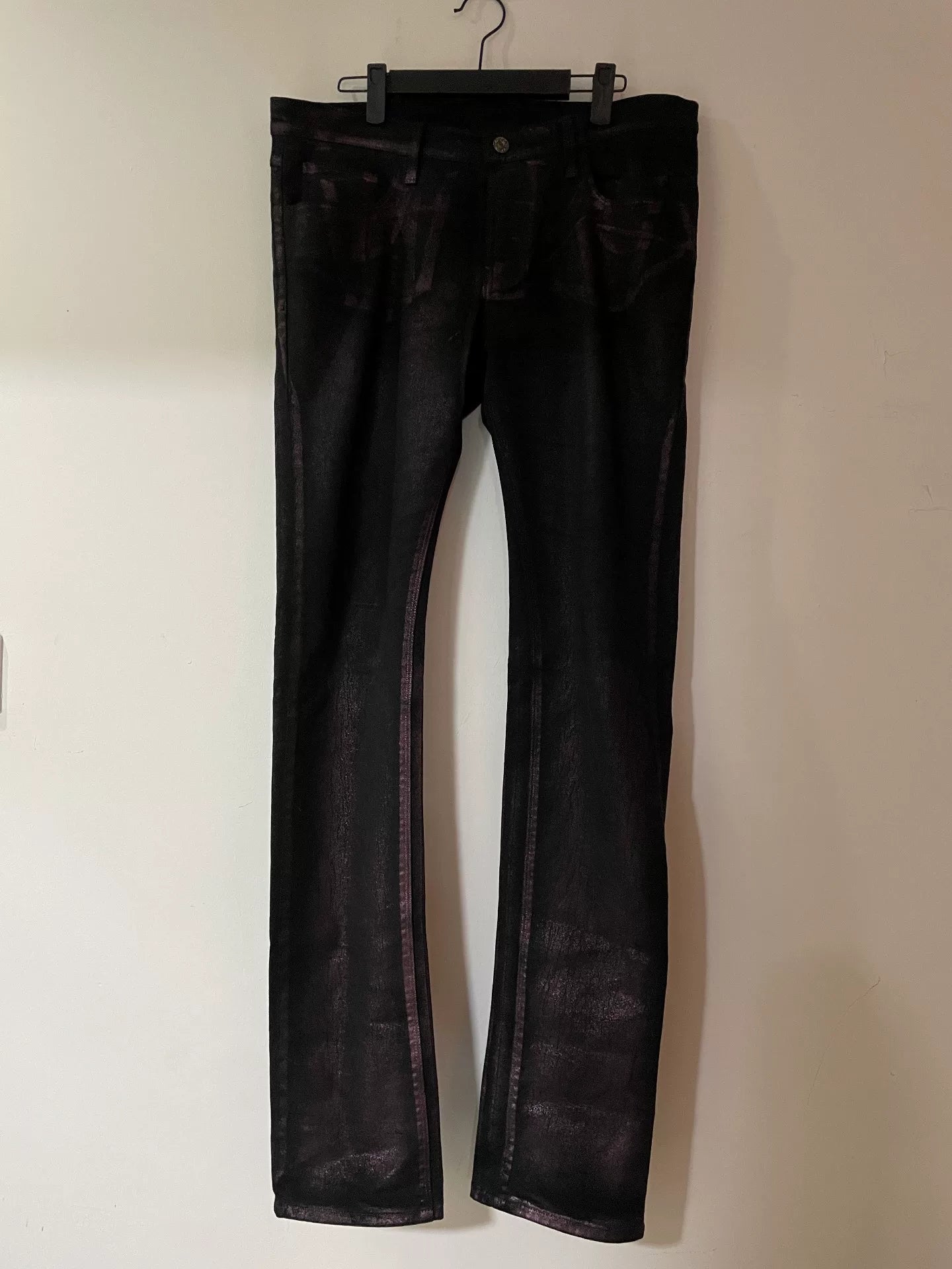 gucci waxed burgundy fitted jeans size 48