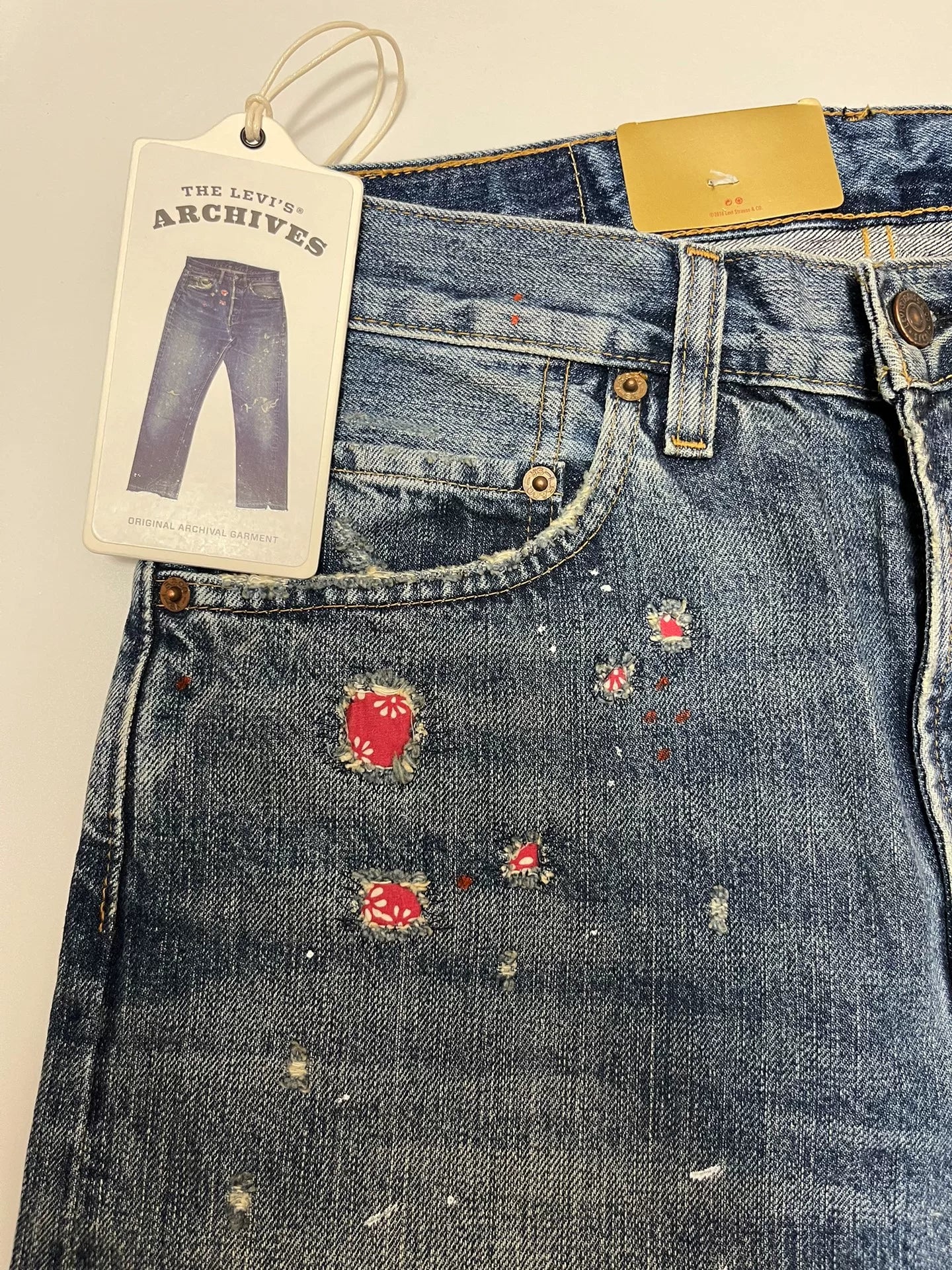 vintage distressed denim jeans by levi's