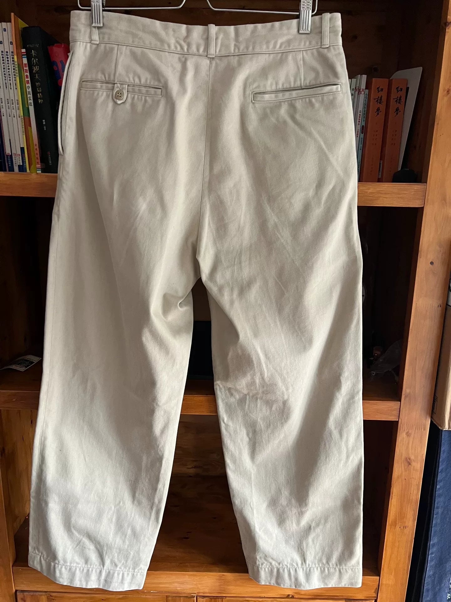 stylish timeworn butchers pants in beige