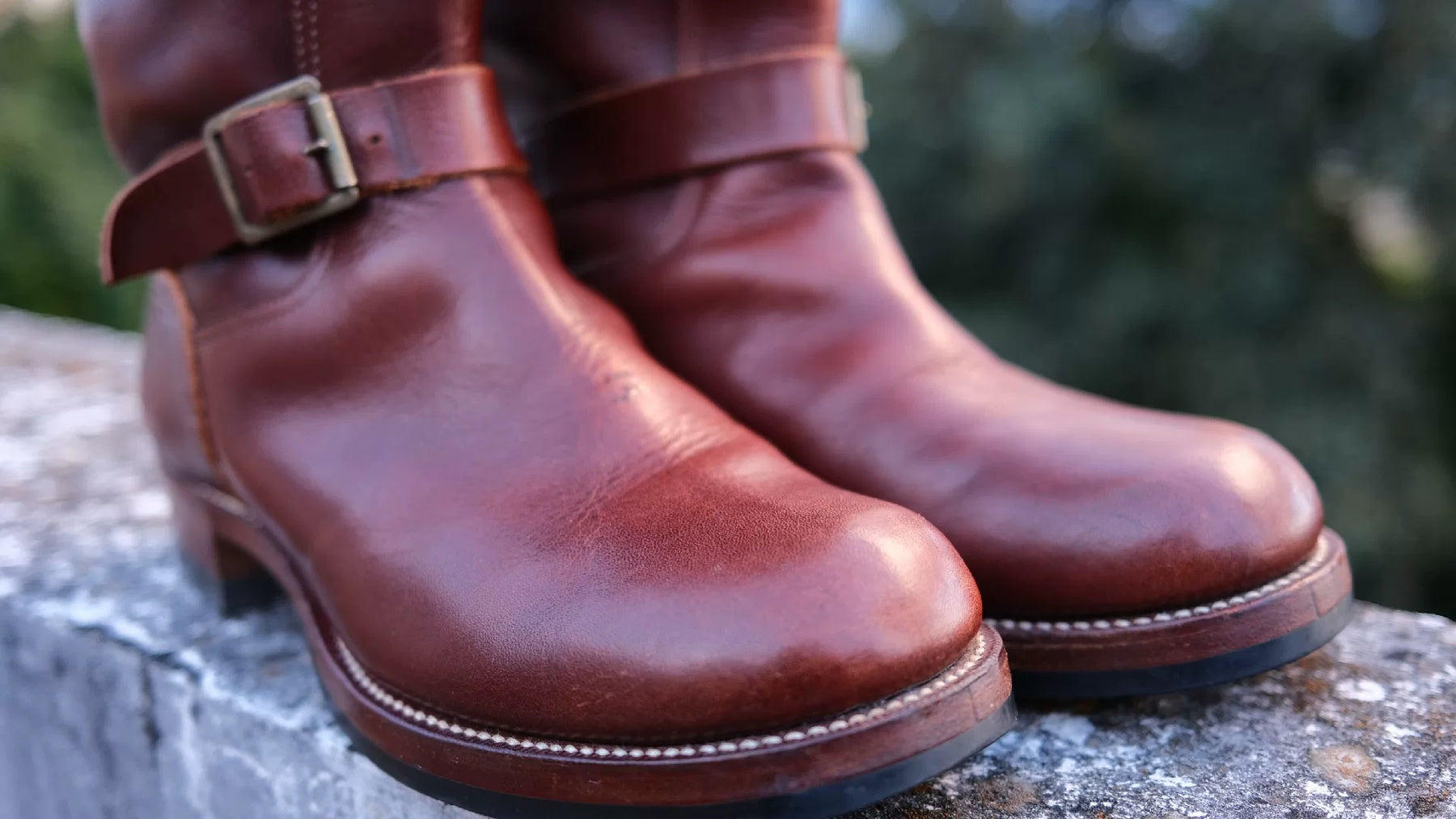 AT LAST&co Timeworn Engineer Boots