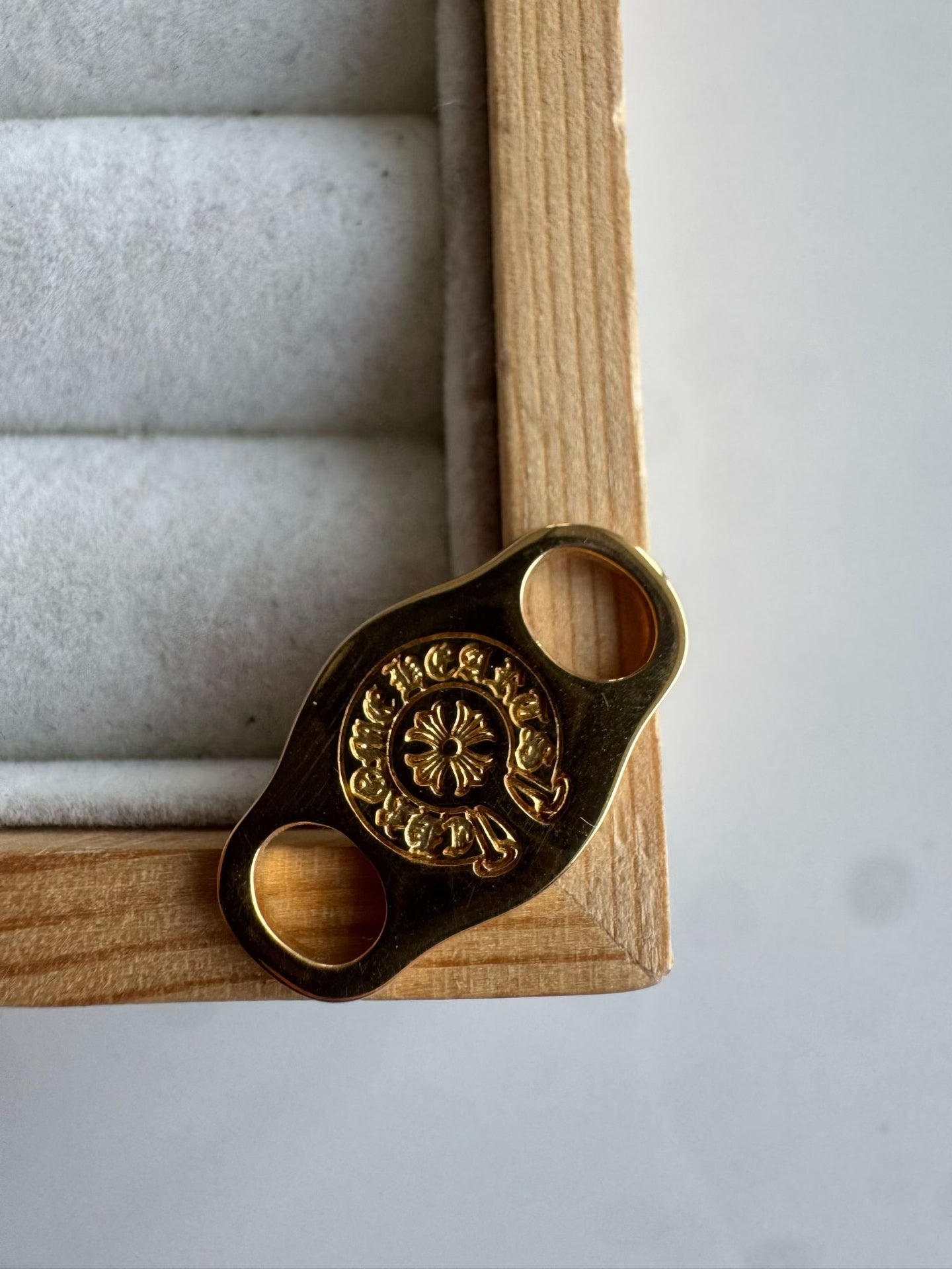 Chrome Hearts 22k Gold Horseshoe Shoelace Buckle