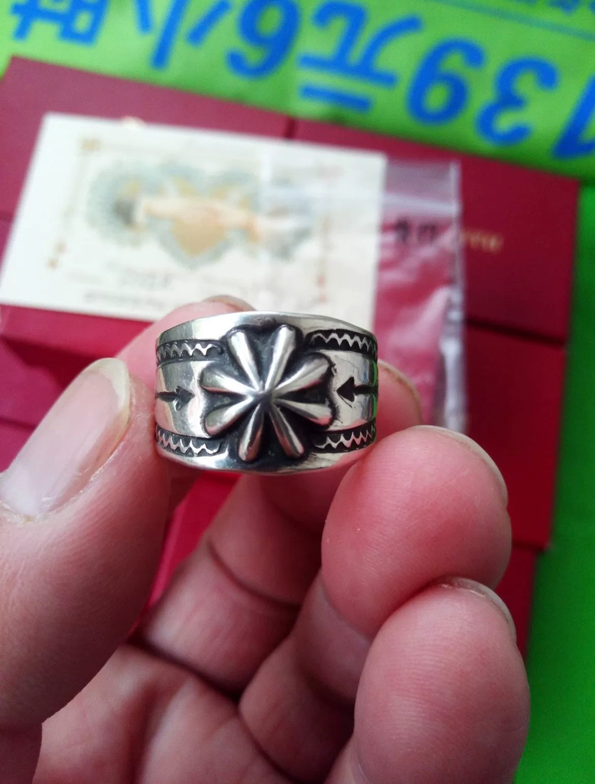 larry smith chrysanthemum nail ring in gold
