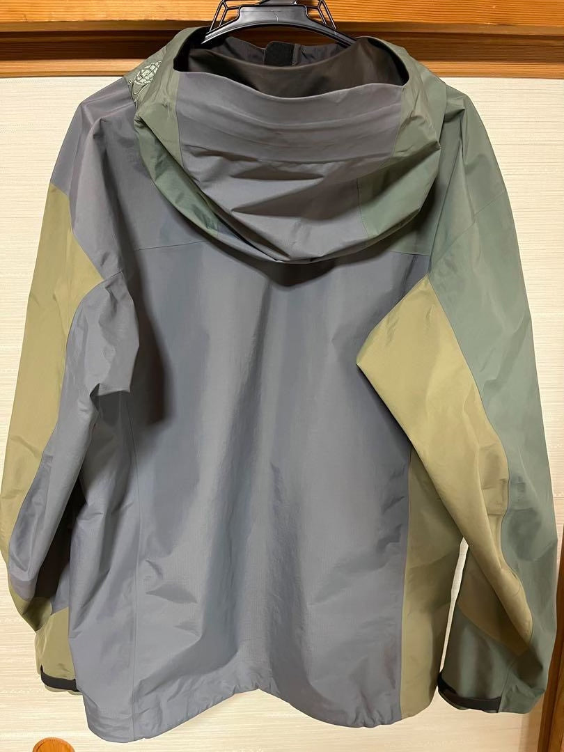 Arcteryx Beams 18SS Color-Blocked Jacket